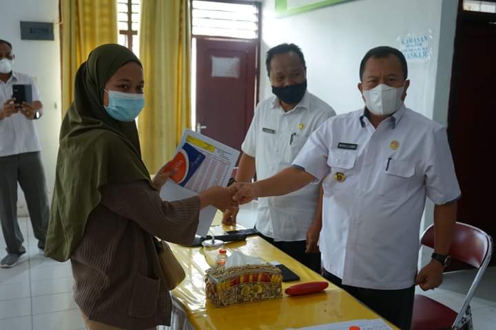 Pemerintah Kabupaten Asahan Salurkan Buku Tabungan Dana Pinjaman Bergulir