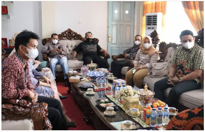 Ketua Pengadilan Negri Beserta Tim Majelis Hakim Melakukan Survei Tempat Persidangan Sementara Di Pemkab Benteng