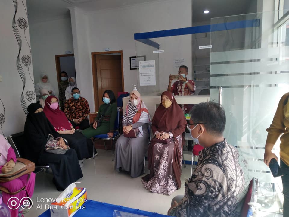 Plt Kadinkes Lakukan Visitasi Izin Klinik 