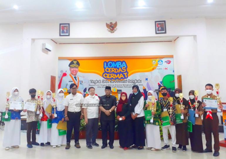 Kadis Dikbud Tutup Gelaran LCC Tingkat SMA