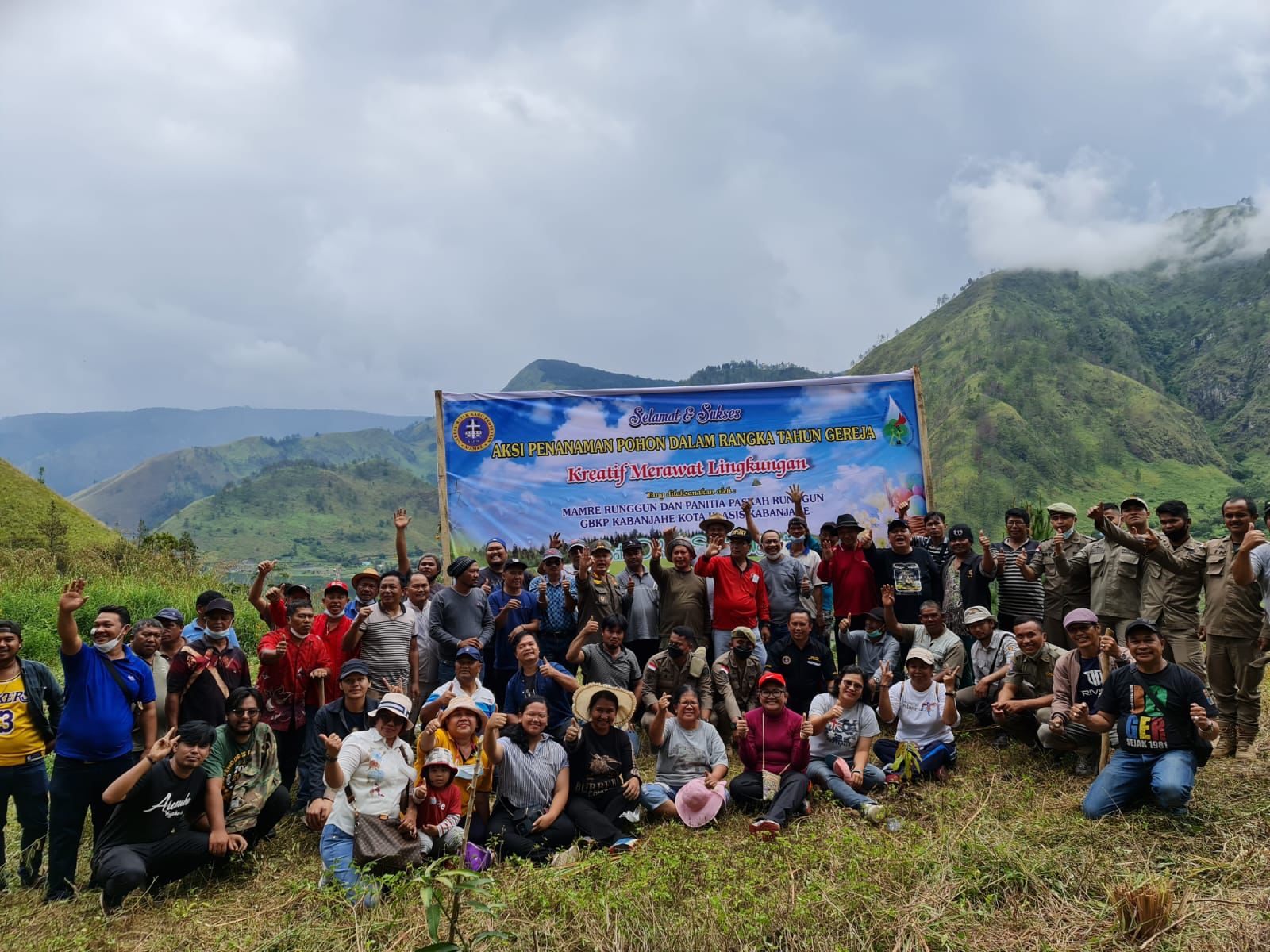 Mamre Runggun Kabanjahe Kota Lakukan Penghijauan Di Kawasan Danau Toba