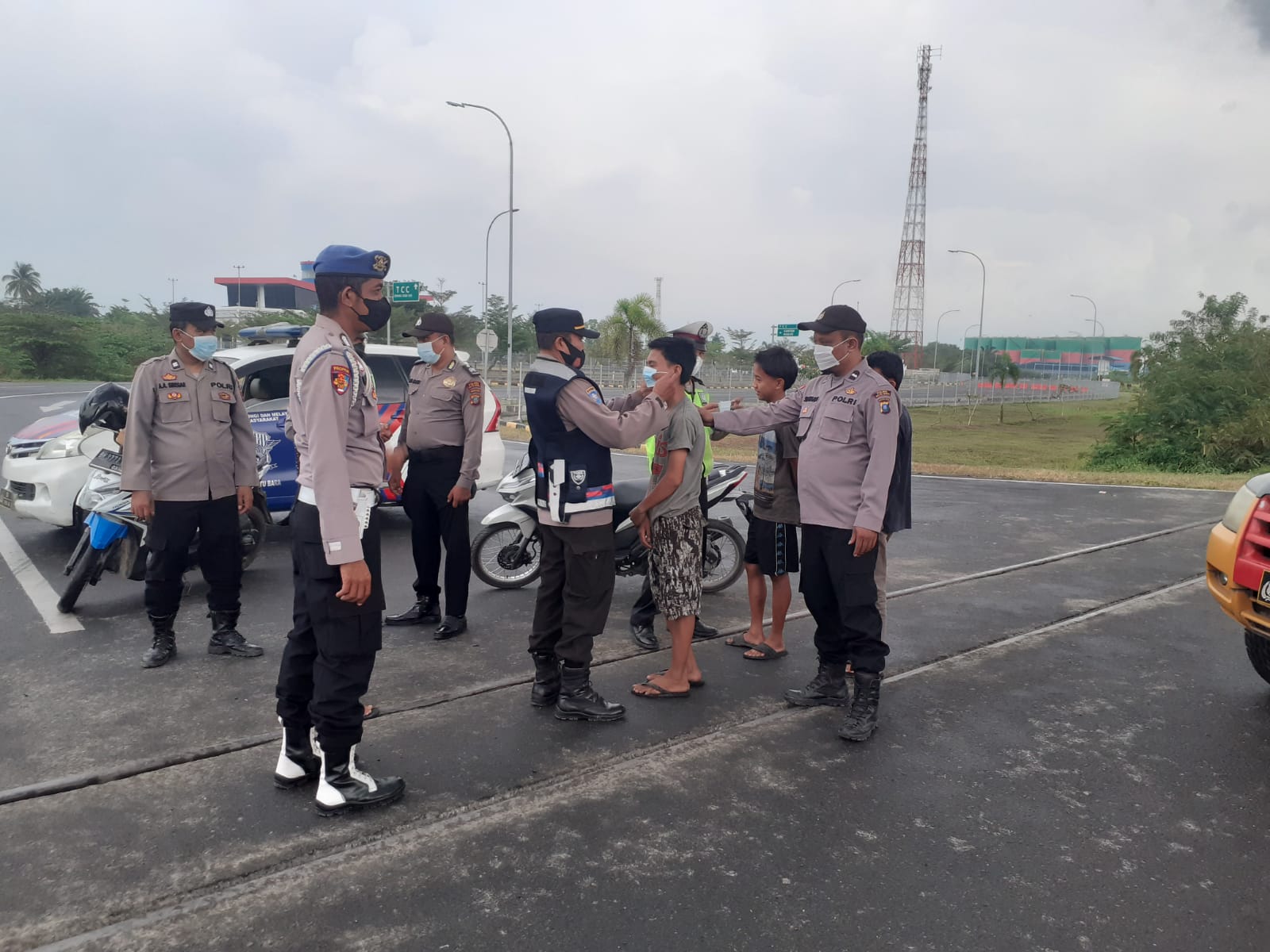 Antisipasi Kenakalan Remaja Polres Batu Bara Patroli Asmara Subuh