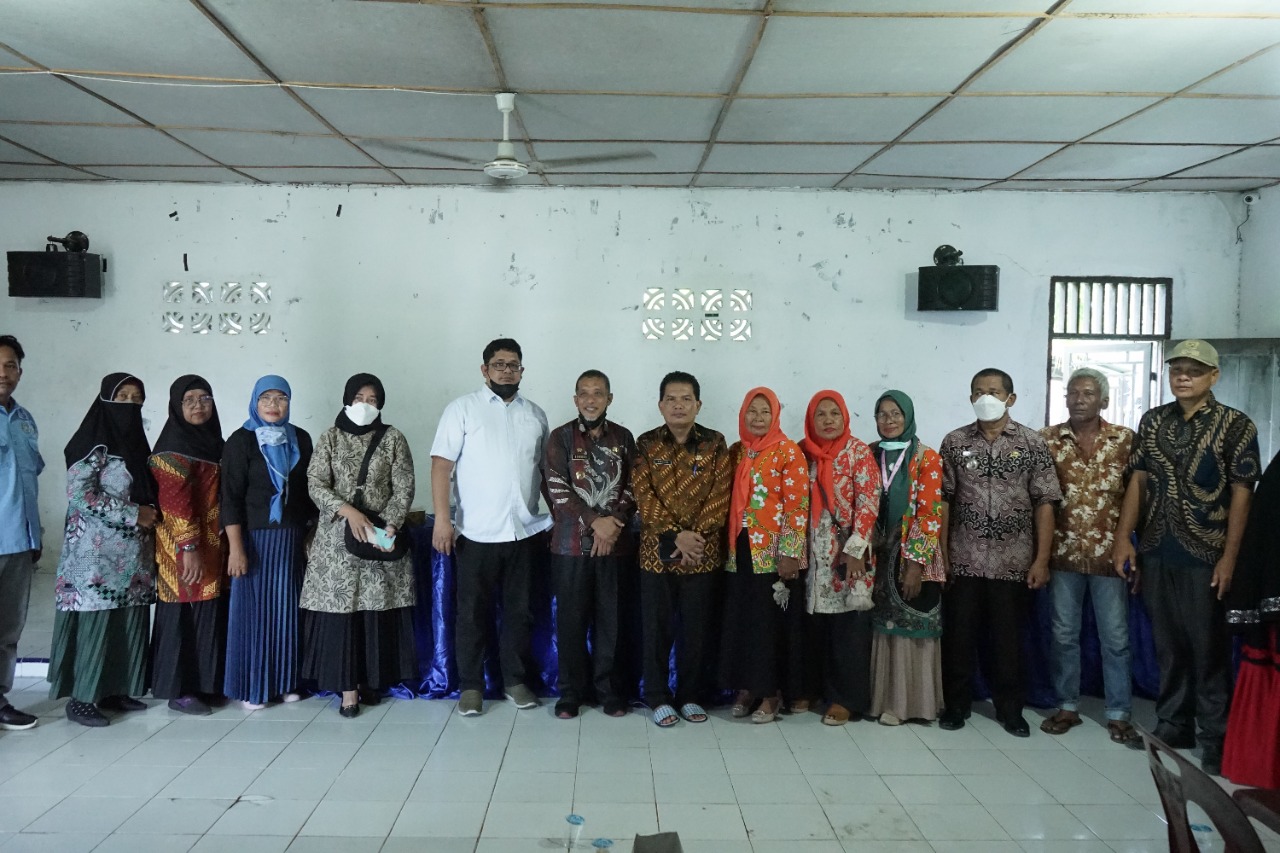 Tim Kemensos RI Kunjungi Korban Kebakaran di Desa Sei Apung Jaya