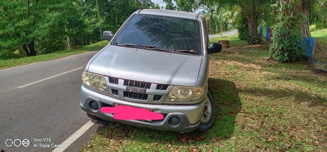 Mini Bus Panter PZ Rusak Ditinggal Pengemudinya di Jalan Komperta Pendopo