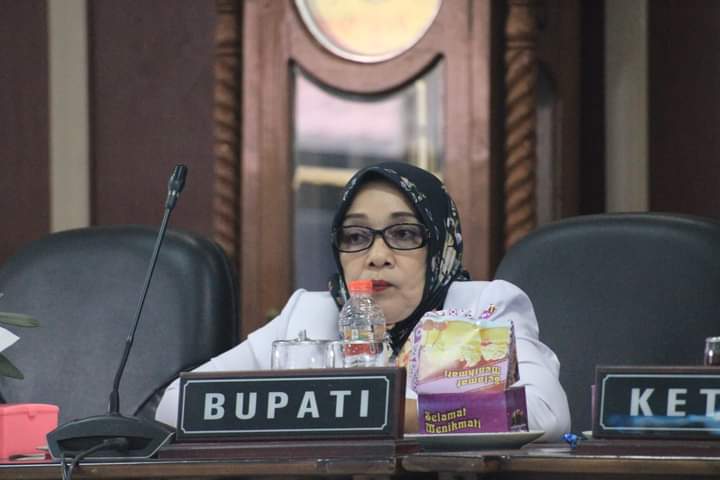 Wabup Labuhanbatu Tengah Serius Mengikuti Sidang Laporan Hasil Reses ke II DPRD
