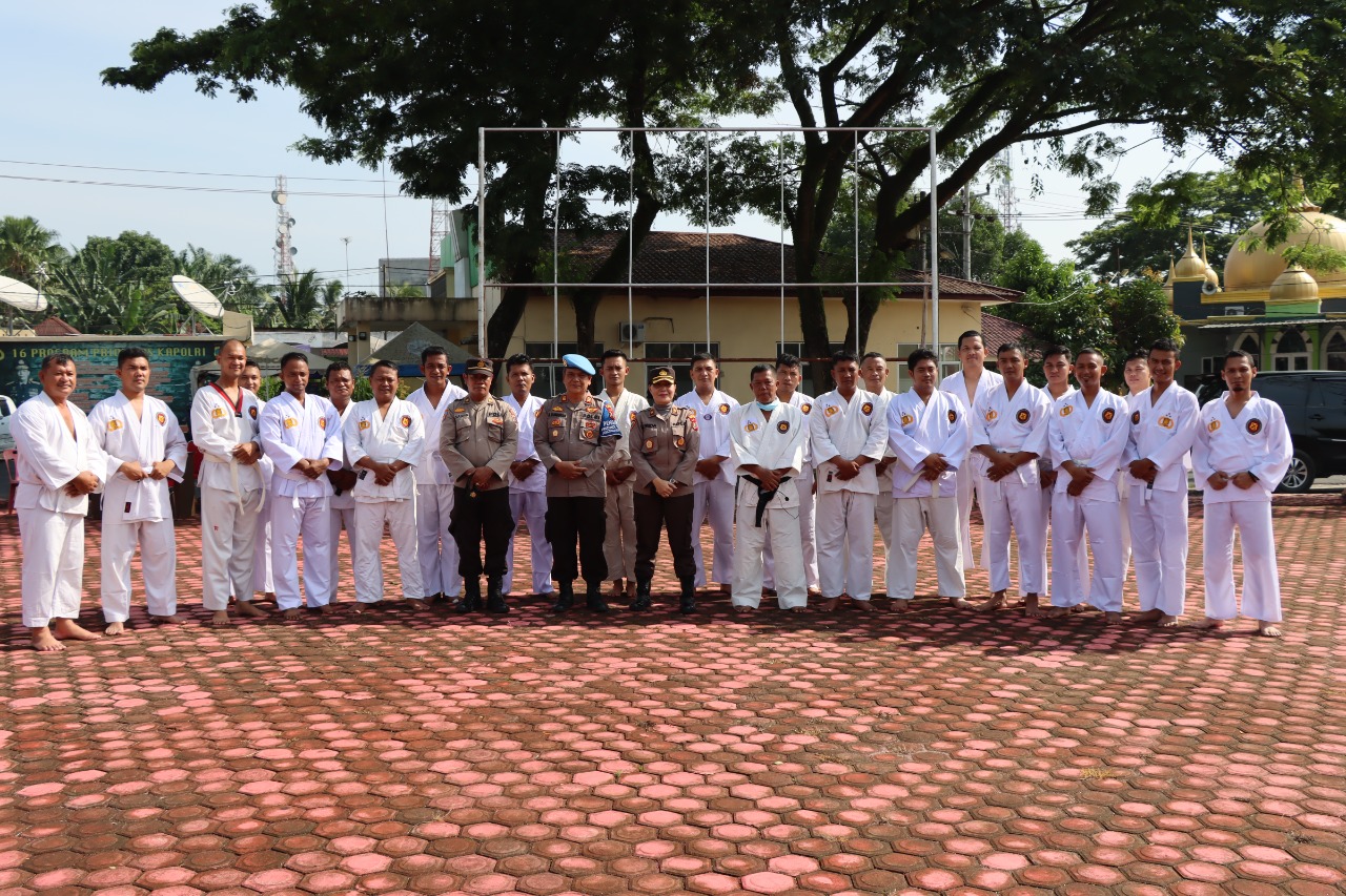 22 Personel Polres Batu Bara Ikuti Tes Bela Diri