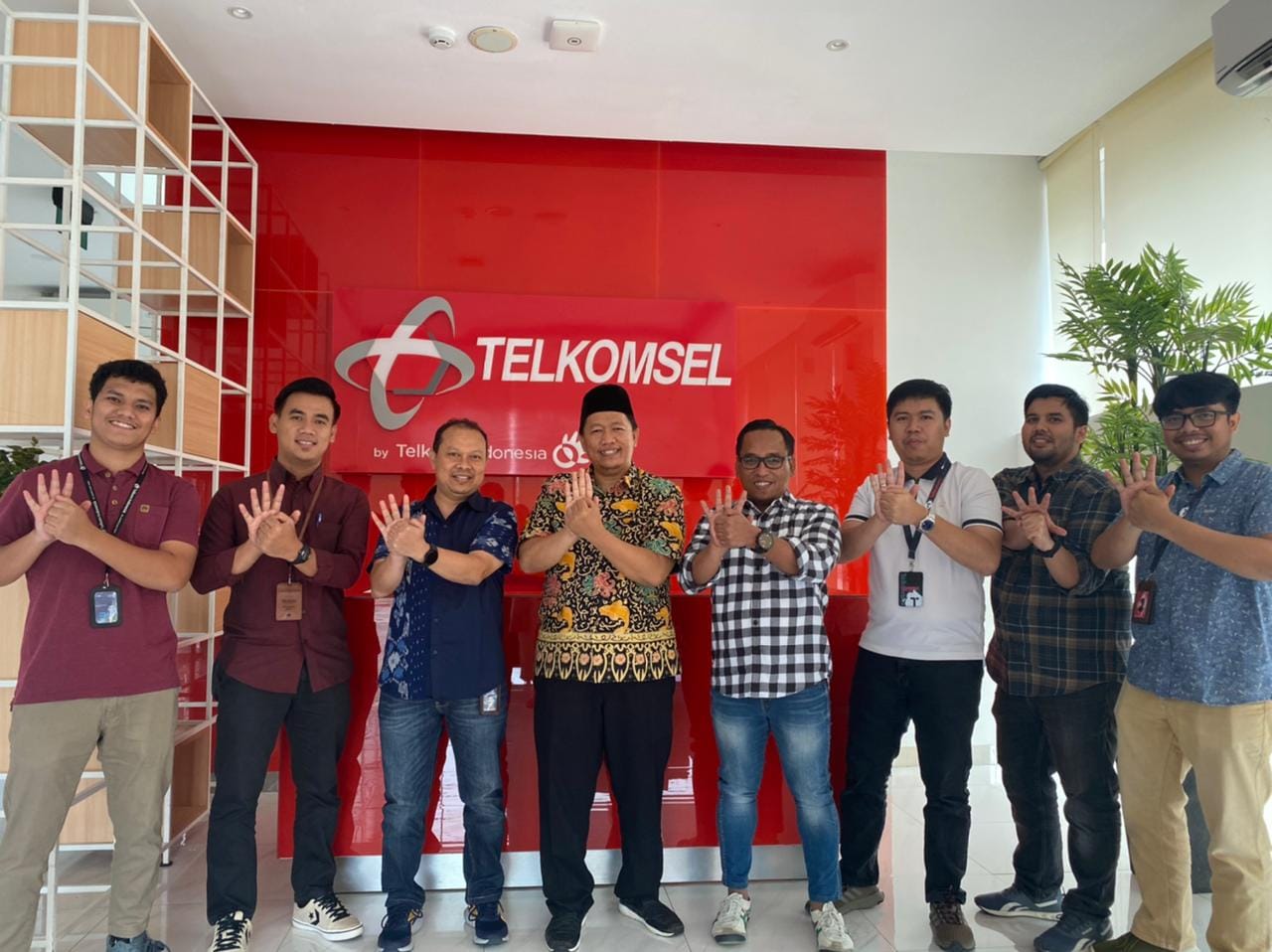 Kunjungan DISKOMINFO Kaur ke TELKOM Bengkulu ( Foto : MC Kaur )