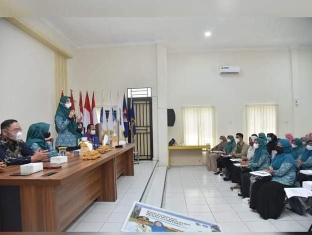 Maya Indriasari Zahir membuka pelatihan PHBS (Foto : KominfoBB)