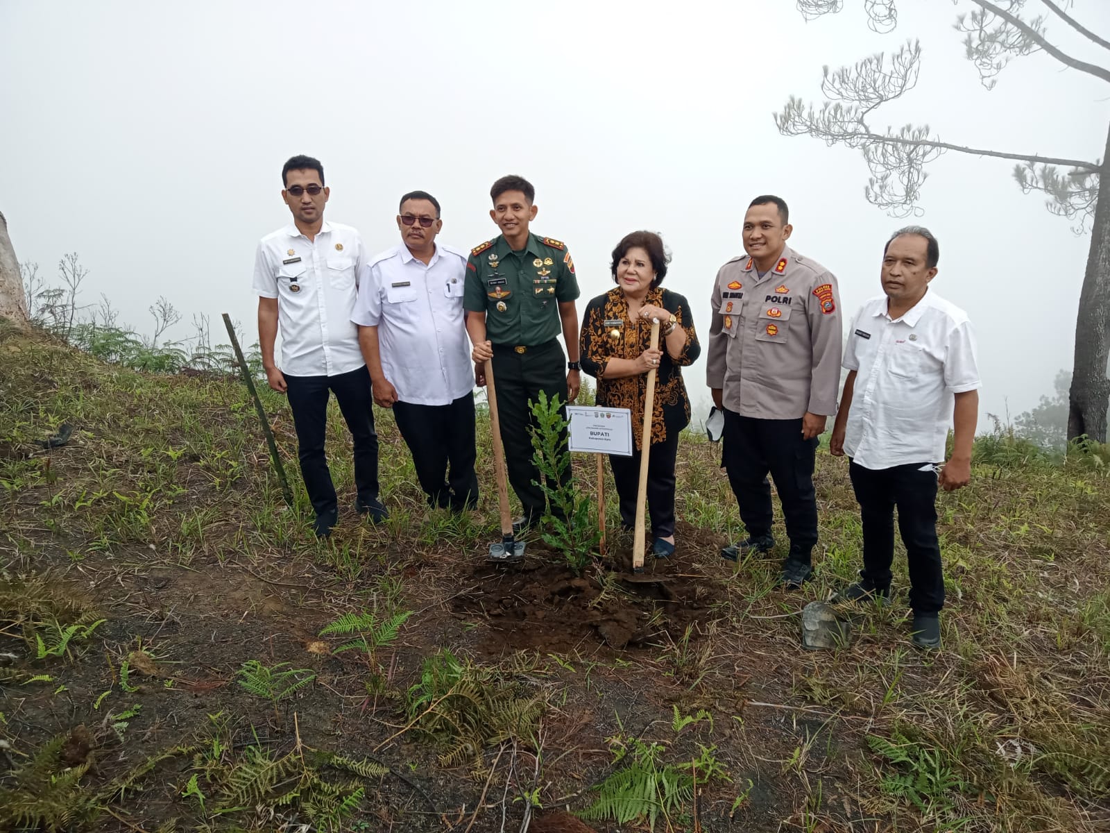 Bupati Karo Ikuti Rapat Koordinasi Penyelamatan Ekosistem Danau Toba