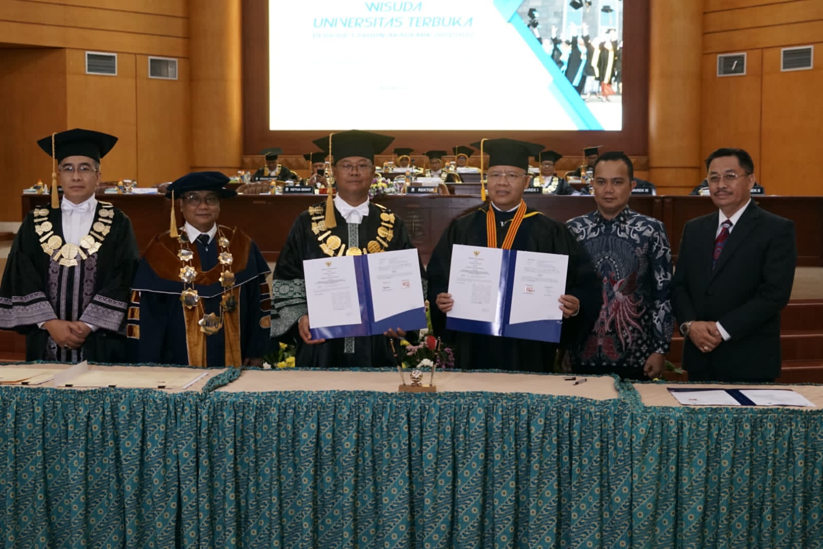 Penandatanganan MoU antara Pemerintah Provinsi Bengkulu dengan Universitas Terbuka untuk peningkatan SDM perangkat desa