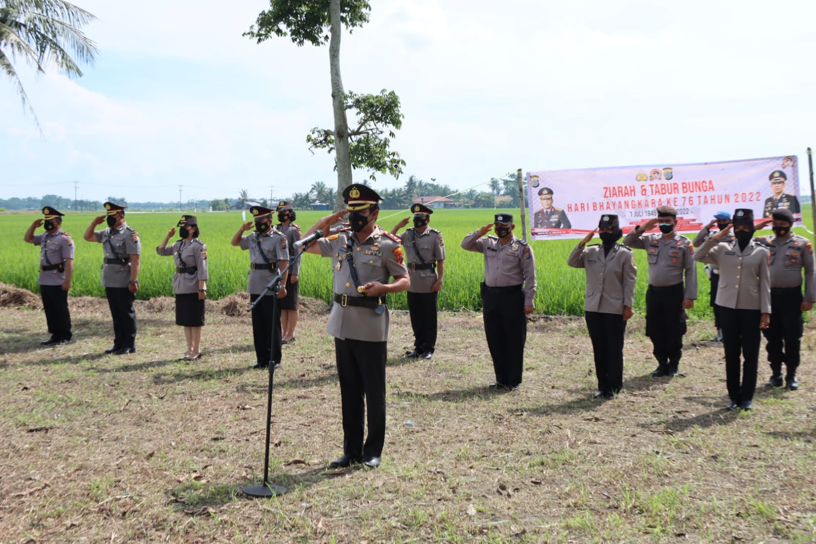 Kapolres Batu Bara Pimpin Upacara Ziarah dan Tabur Bunga 