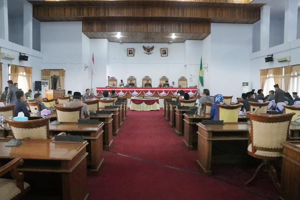 Rapat Paripurna dengan Agenda Kesepakatan Bersama Pemerintah Kabupaten Seluma ( foto: MC Seluma )