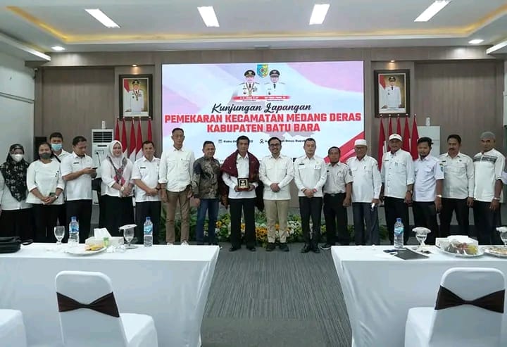 Wabup Oky Iqbal Prima Menyambut tim Pembentukan Kecamatan dari Pemerintah Provinsi Sumatera Utara (Foto : Kominfo BB)