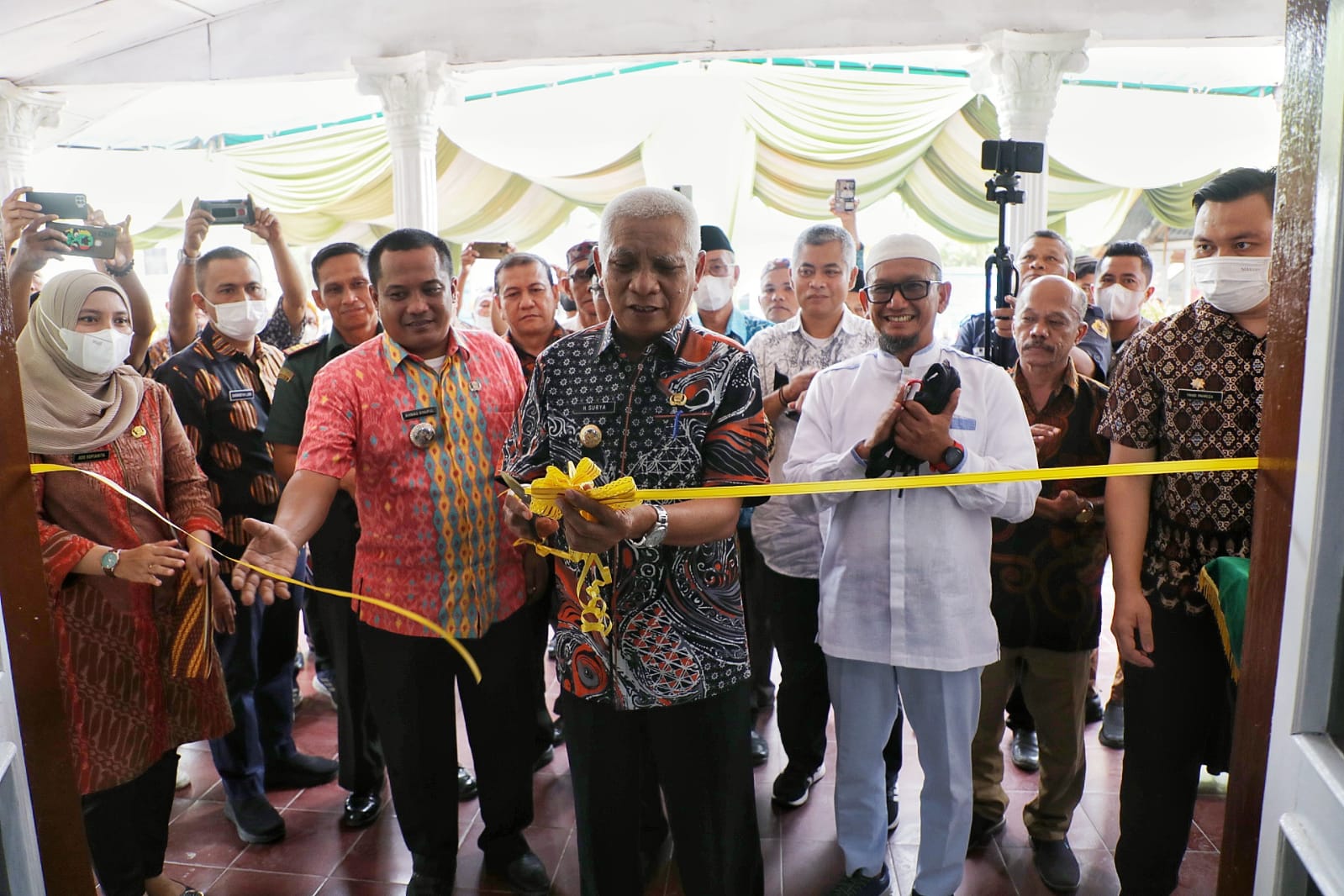 Bupati Asahan Resmikan Ruang Layanan Terpadu, Aplikasi Sipantas dan Taman Bermain Anak Kelurahan Selawan.m