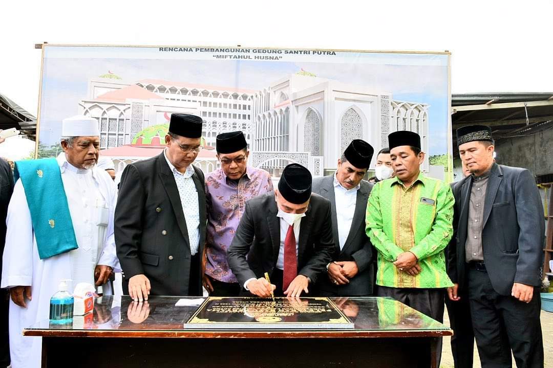 Gubsu Resmikan Pembangunan Pondok Tahfiz Putra dan Gedung STI Alqur'an Miftahul Husna