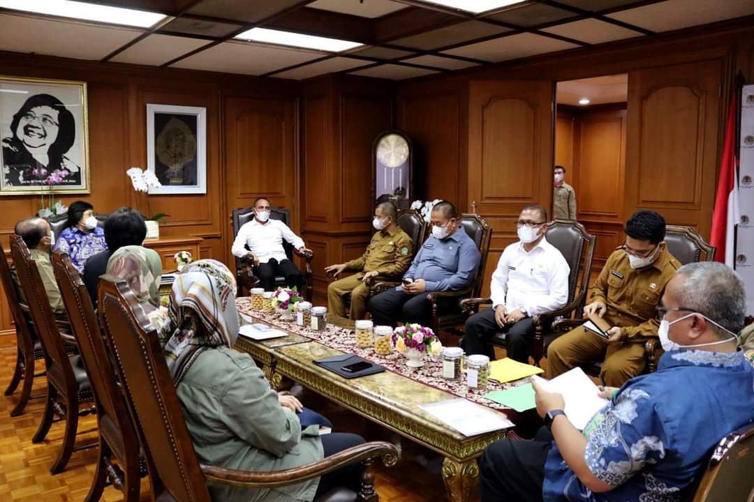 Gubernur Sumatera Utara (Sumut) Edy Rahmayadi bertemu Menteri LHK di Gedung Manggala Wanabakti Kementerian Lingkungan Hidup dan Kehutanan (KLHK) Republik Indonesia (Foto : Diskominfo Sumut)