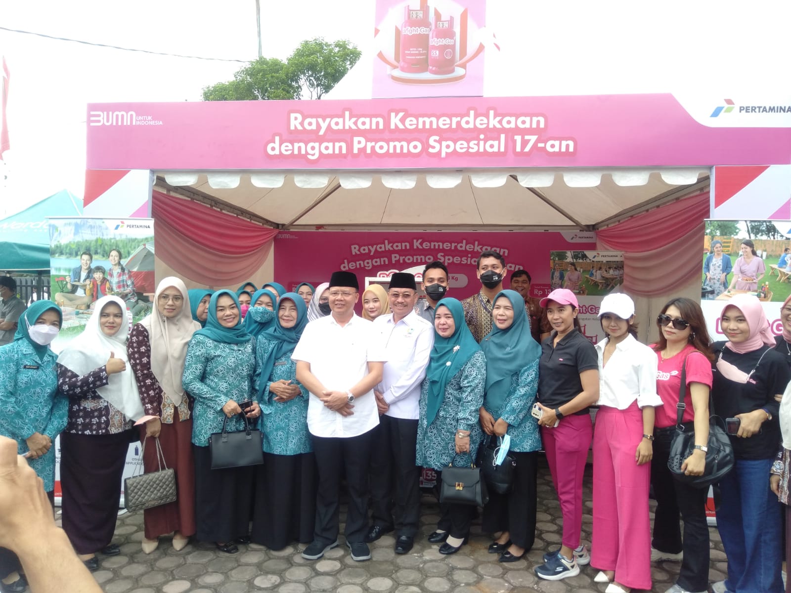 Pemerintah Provinsi (Pemprov) Bengkulu bekerjasama dengan Tim Penggerak PKK Provinsi Bengkulu, Harian Bengkulu Ekspress dan Bengkulu Ekspress Online menggelar lomba masak serba ikan