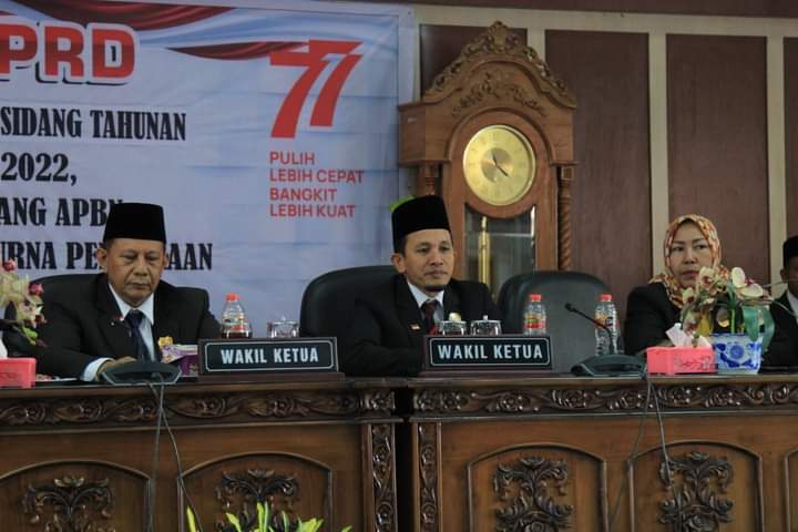 Bupati Labuhanbatu Turut Mendengarkan Pidato Sidang Tahunan MPR RI