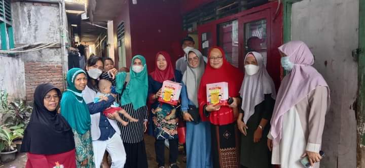 Kadis dan Sekdis Dinkes Kunjungi Rumah Pasien Bayi