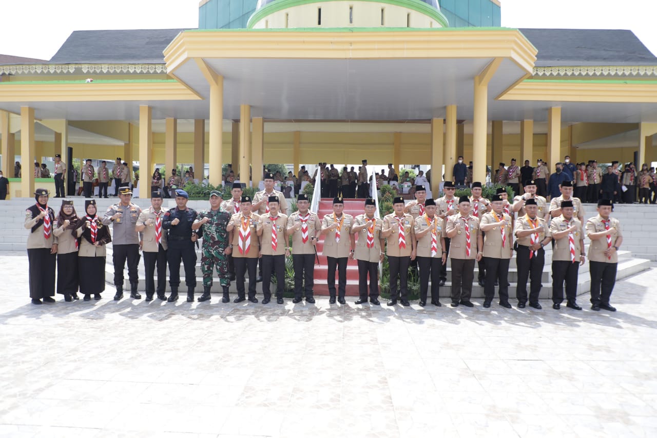 Bupati Asahan Terima Penghargaan Lencana Melati