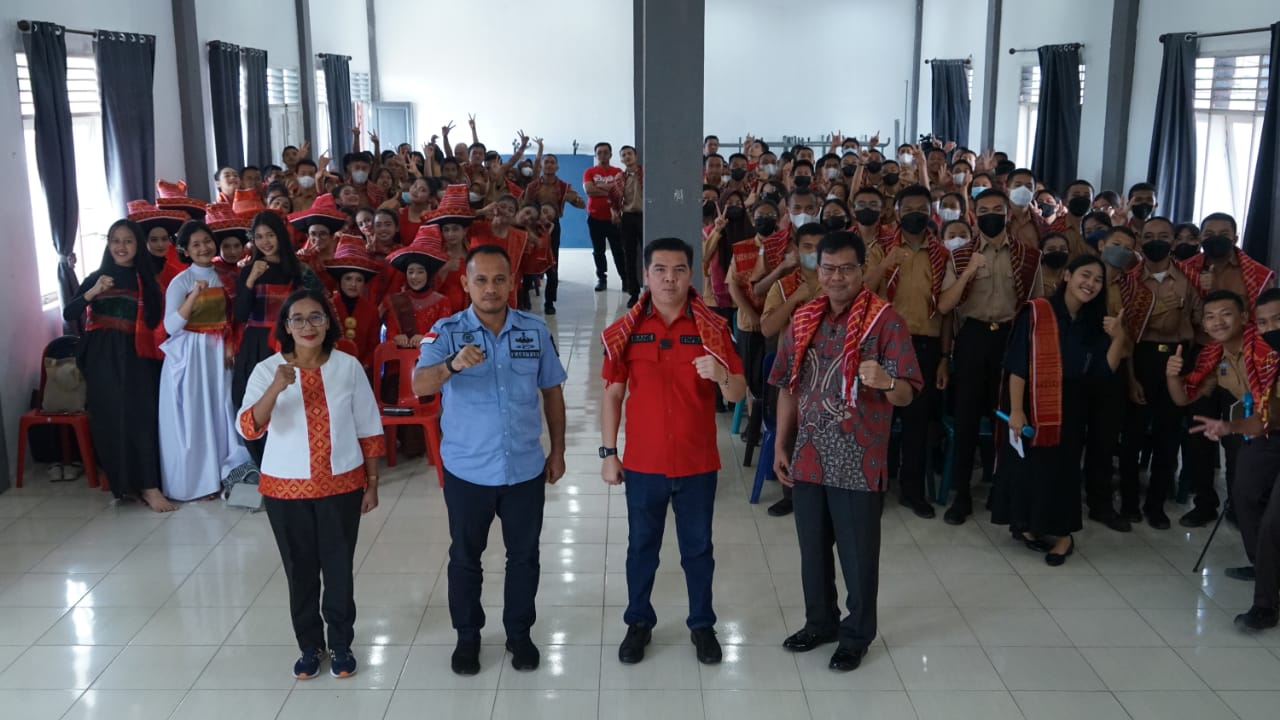 Stafsus Menkumham RI Beri Motivasi Kepada Siswa SMAN 1 Kabanjahe