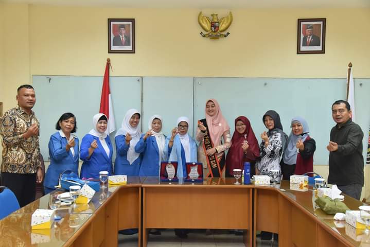 Ketua PAUD Batu Bara saat foto bersama (foto: KominfoBB)