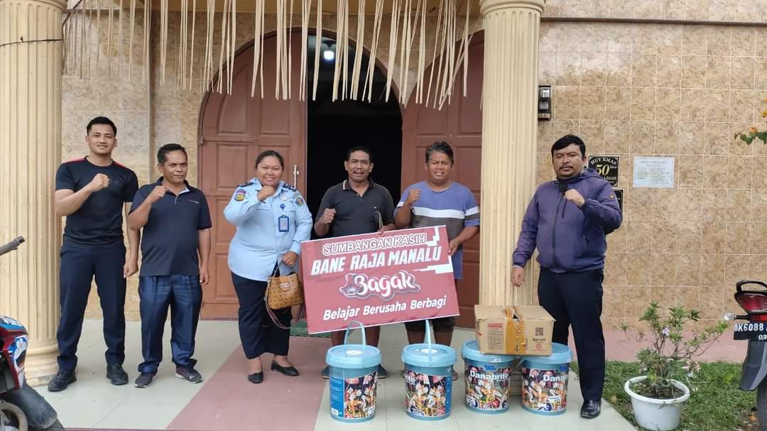 Karutan Kabanjahe Salurkan Bantuan Stafsus Menkumham RI Bane Raja Manalu