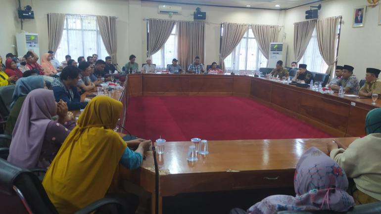 Dewan Kota Terima Audiensi Pedagang Pasar Pagar Dewa