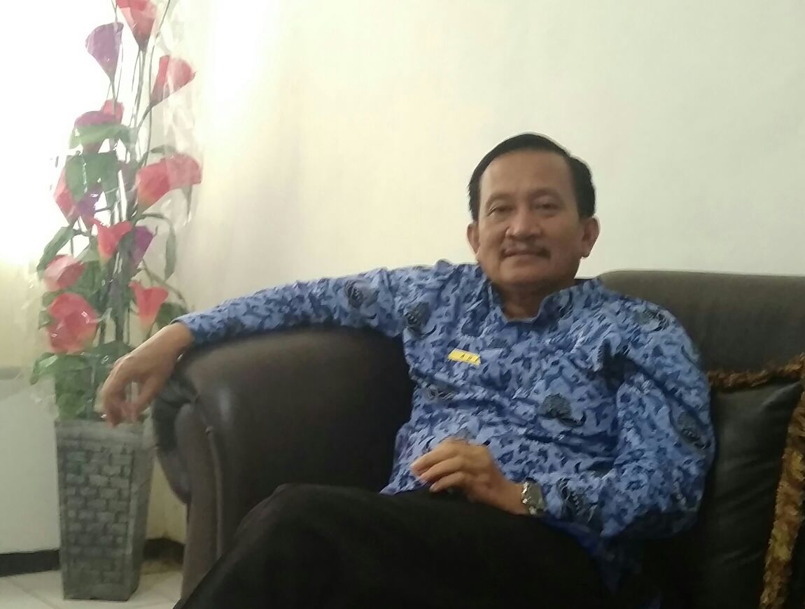 Kepala Dinas Pemberdayaan Masyarakat Desa (DPMD) Kabupaten Karawang, Ade Sudiana