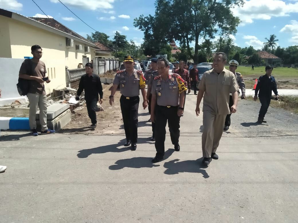 Tampak Kapolda Lampung didampingi Kapolres Tunbaba