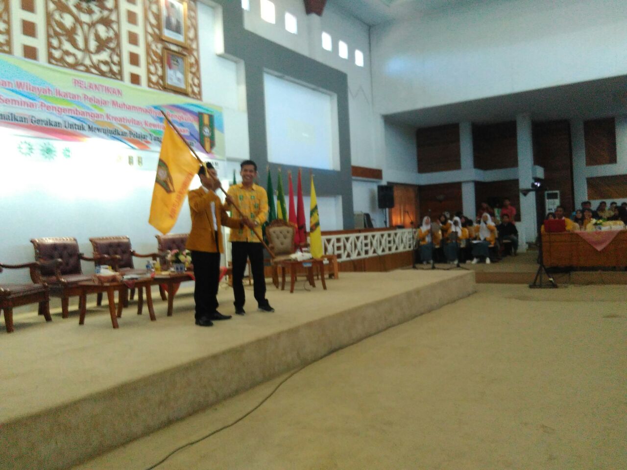 Penyerahan Petaka IPM Kepada Ketua Wilayah