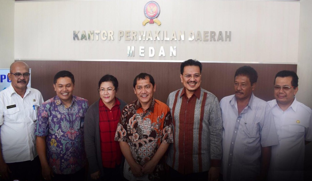 komunitas petani jagung foto bersama Bupati Karo