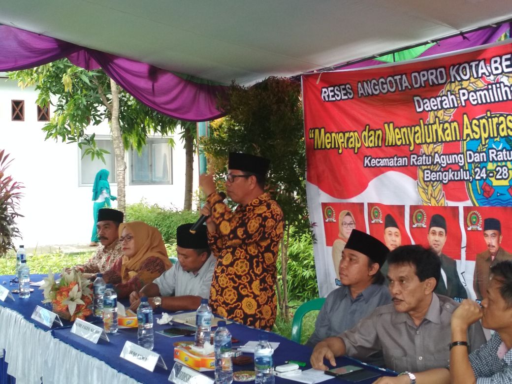 Anggota DPRD Suimi Fales saat sambutan