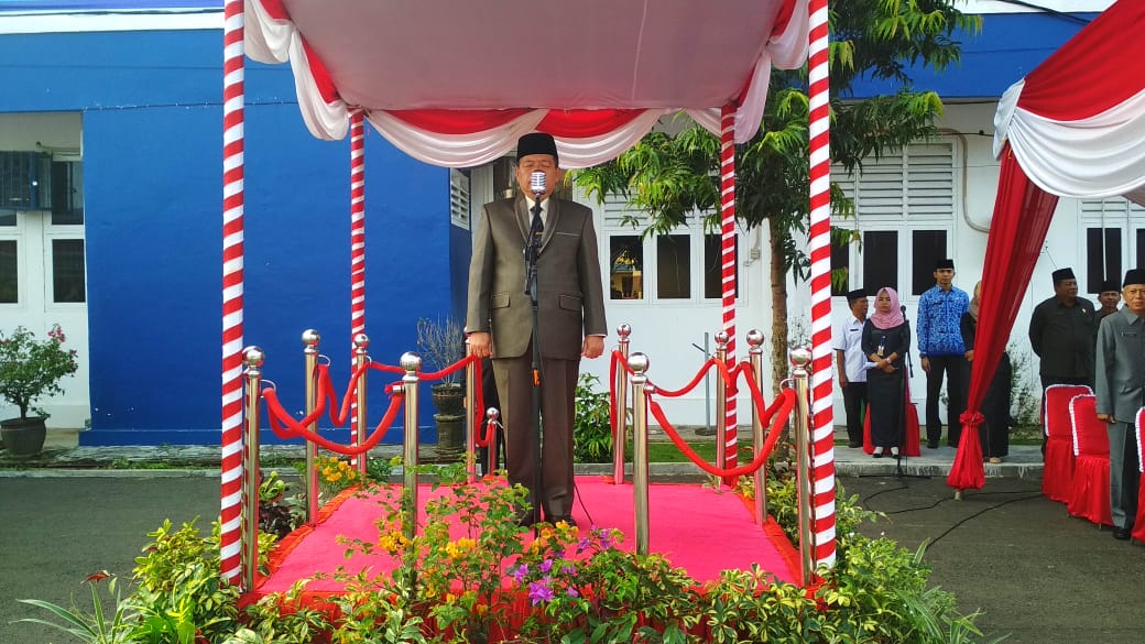 Pj Wali Kota Budiman Ismaun saat menjadi Pemimpin Upacara Hardiknas
