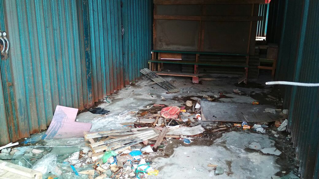 Tampak Kodisi Pasar yang tak terawat