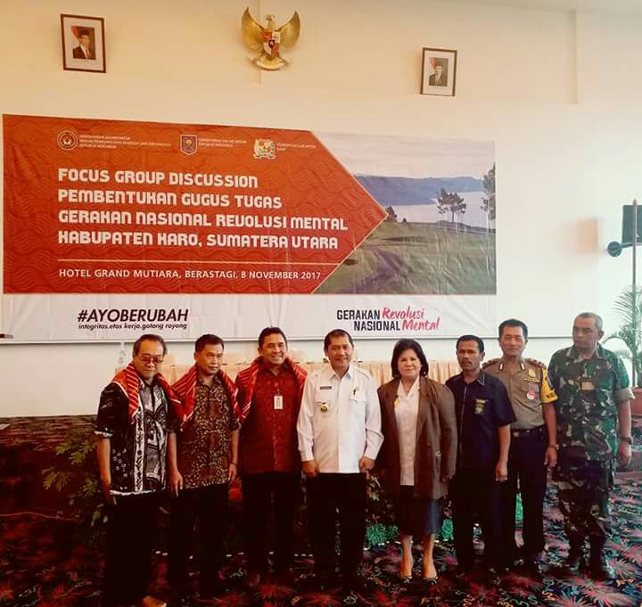 Bupati Karo Foto Bersama Dengan Anggota Revolusi Mental 