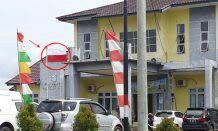 Pemasangan Bendera Terbalik