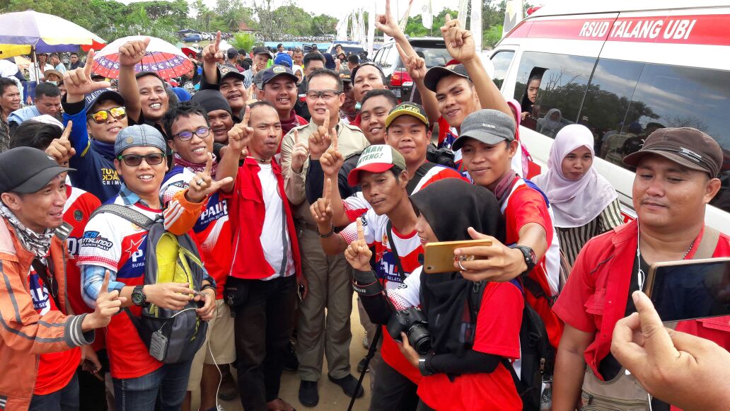 Bupati Lahat Saat Foto Bersama 