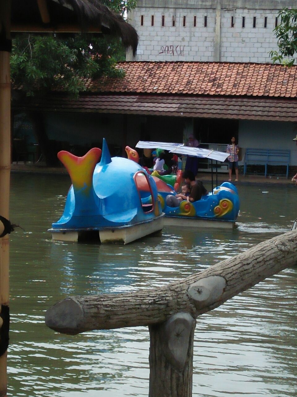 Lokasi Terapi Ikan Gokgik yang ada di Rumah Makan 