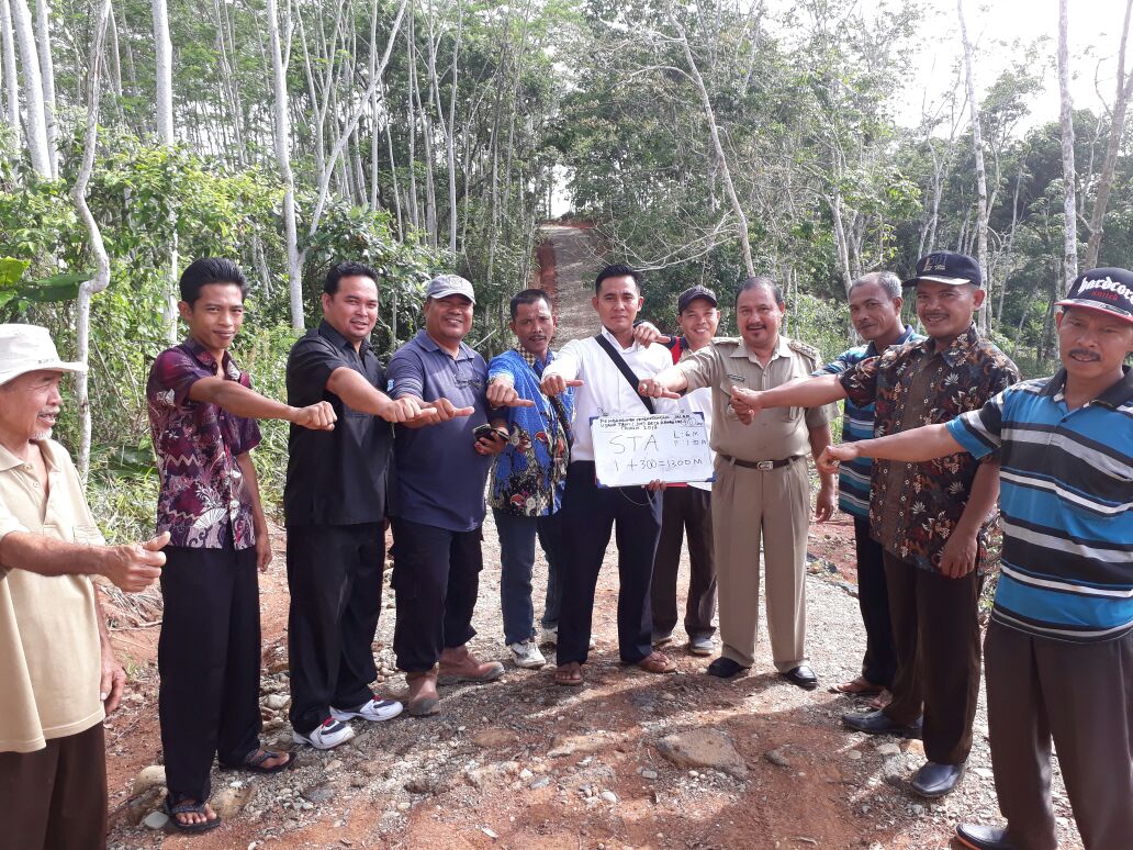 Tampak Kades Renah Lebar beserta Pegawai Camat Karang Tinggi