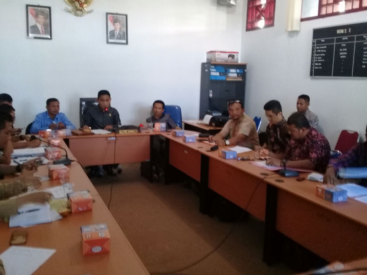 Tampak Kondisi DPRD yang Sedang Hearing