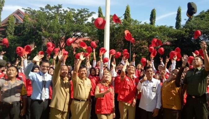 Bupati Lepas 62 Sarjana
