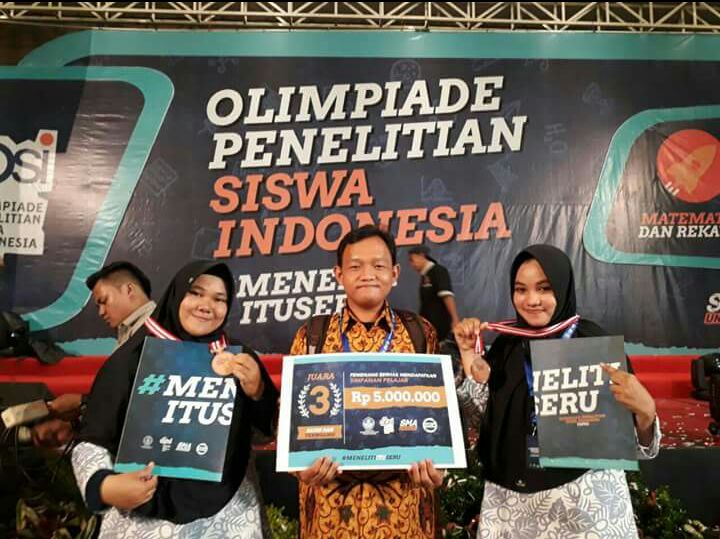 Dua SMAIT Meraih Sukses saat perlombaan