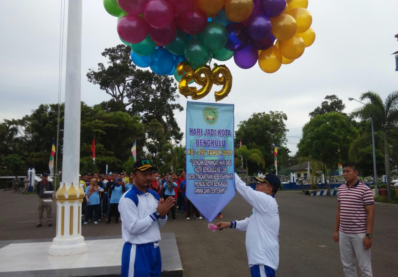 Apel Gabungan dan pelepasan Balon Dalam rangka HUT Kota Bengkulu 