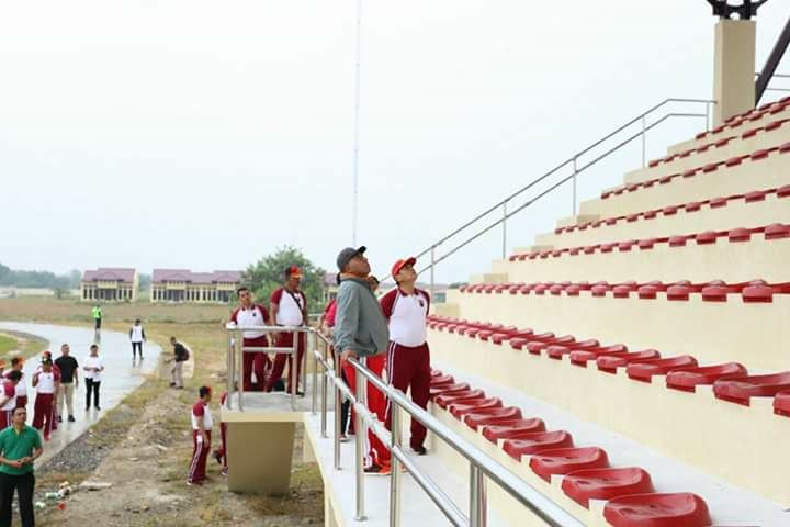 Kapoldasu saat meninjau Stadion SPN