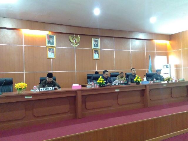  DPRD Benteng Tentang Raperda Inisiatif Tenaga Kerja Lokal dan Raperda Tentang Perpu No 01 tahun 2015