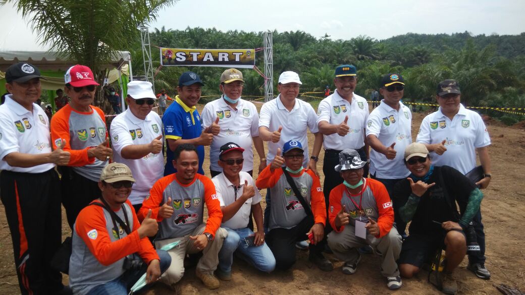 Plt Gubernur Bengkulu Rohidin Mersyah,PJ Wali Kota Budiman Ismaun Foto Bersama