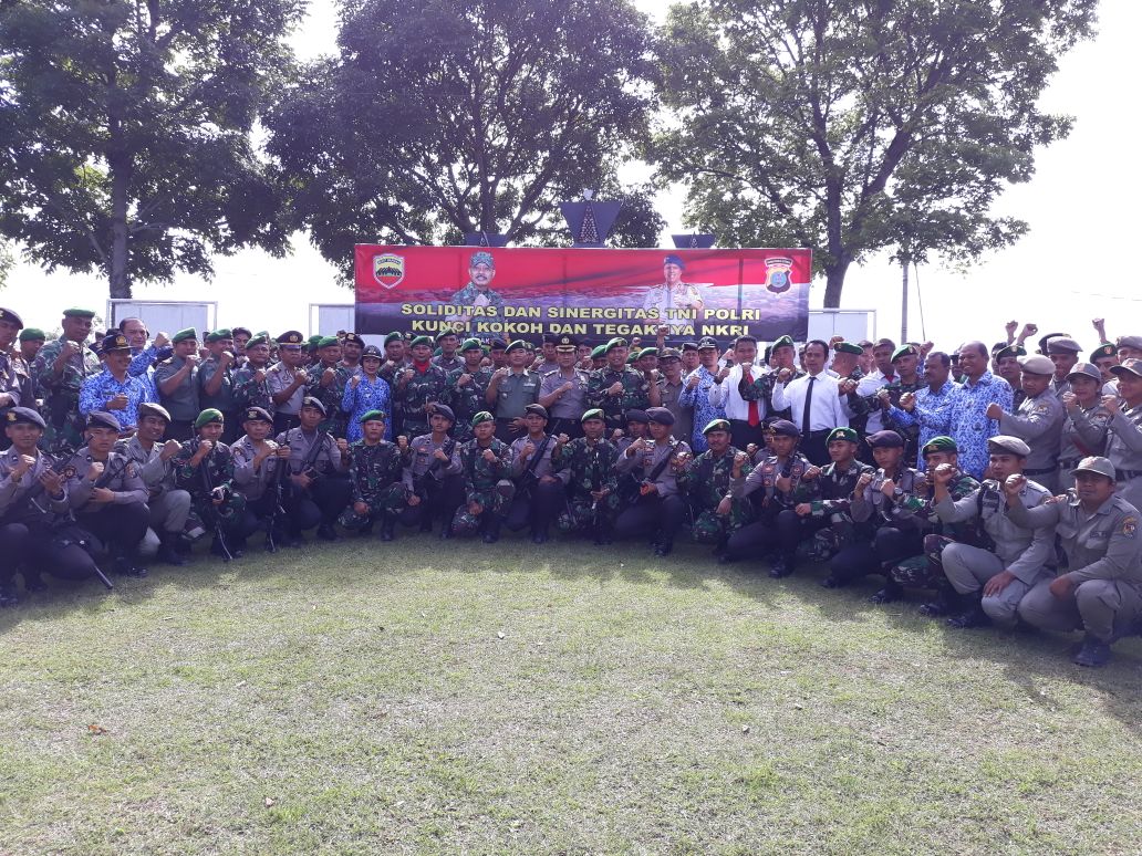 TNI,Polri dan ASN foto bersama Usai Upacara