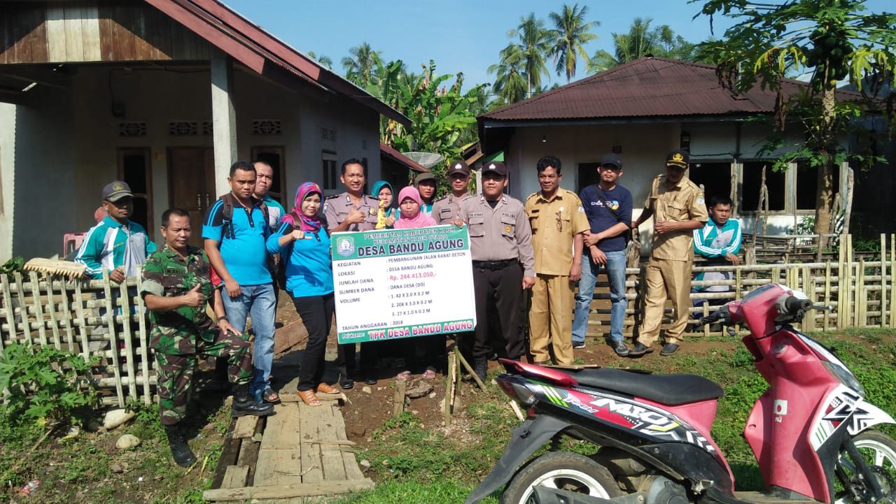 Tampak Kades dan Perangkat Desa serta Pihak Kepolisian melakukan Titik Nol