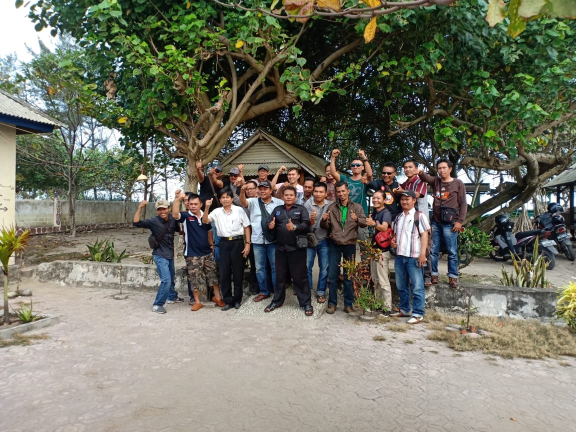 Foto Bersama Wartawan, LSM, dan Ormas